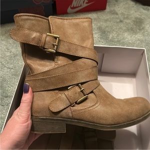 Size 8 Madden Girl boots.  Non-smoking home.  Barely worn